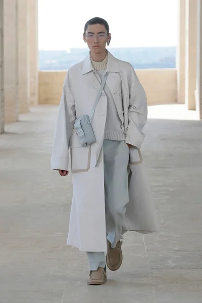 Look 37